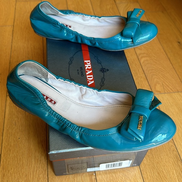 Prada authentic patent flats. - Picture 2 of 7
